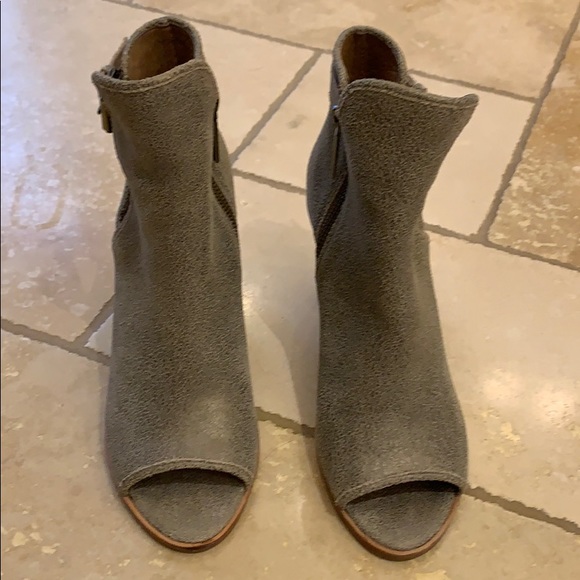 Donald pliner dixie bootie Clearance